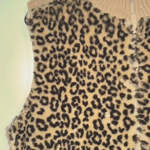 Kathie Lee Collection Ladies Extra Large Leopard Print Faux Fur Vest - Picture 4 of 6